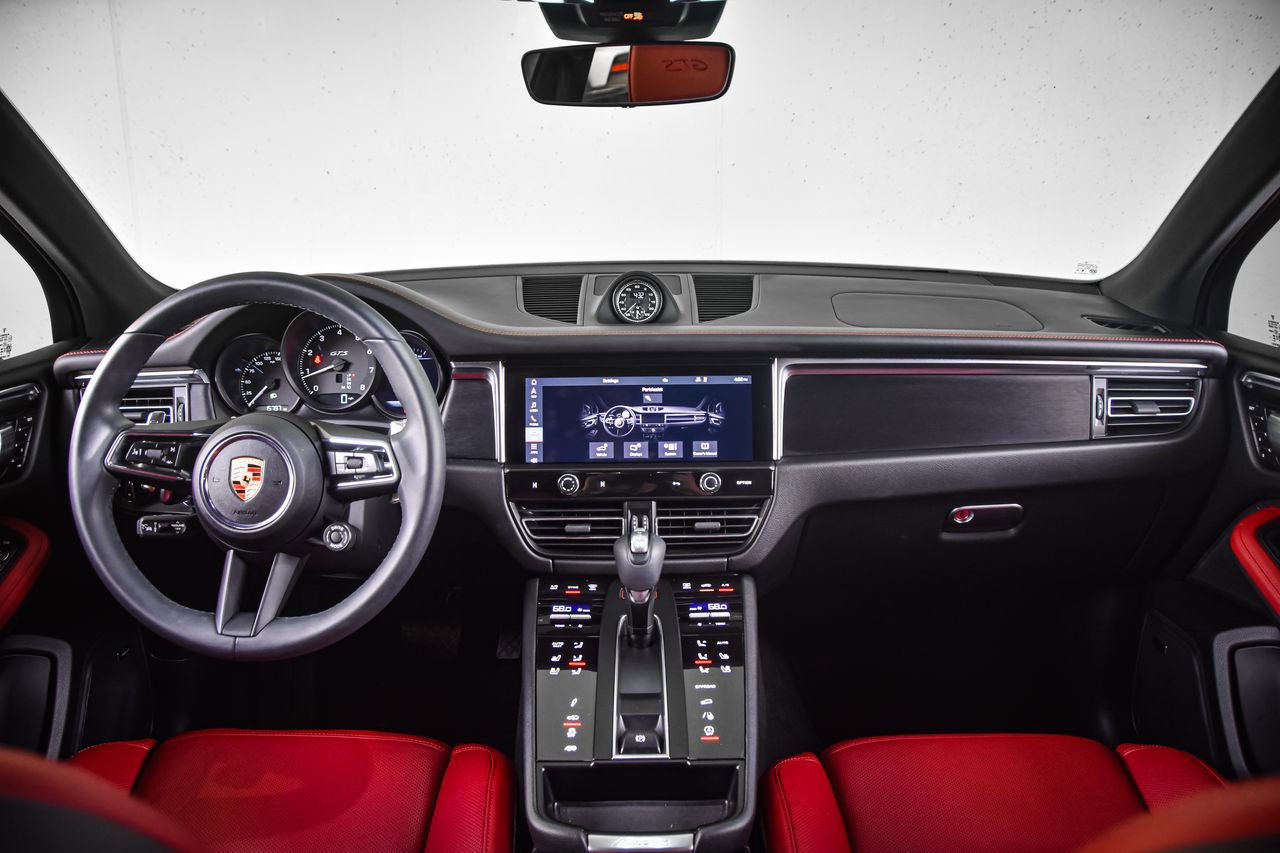 Certified 2025 Porsche Macan GTS image 24