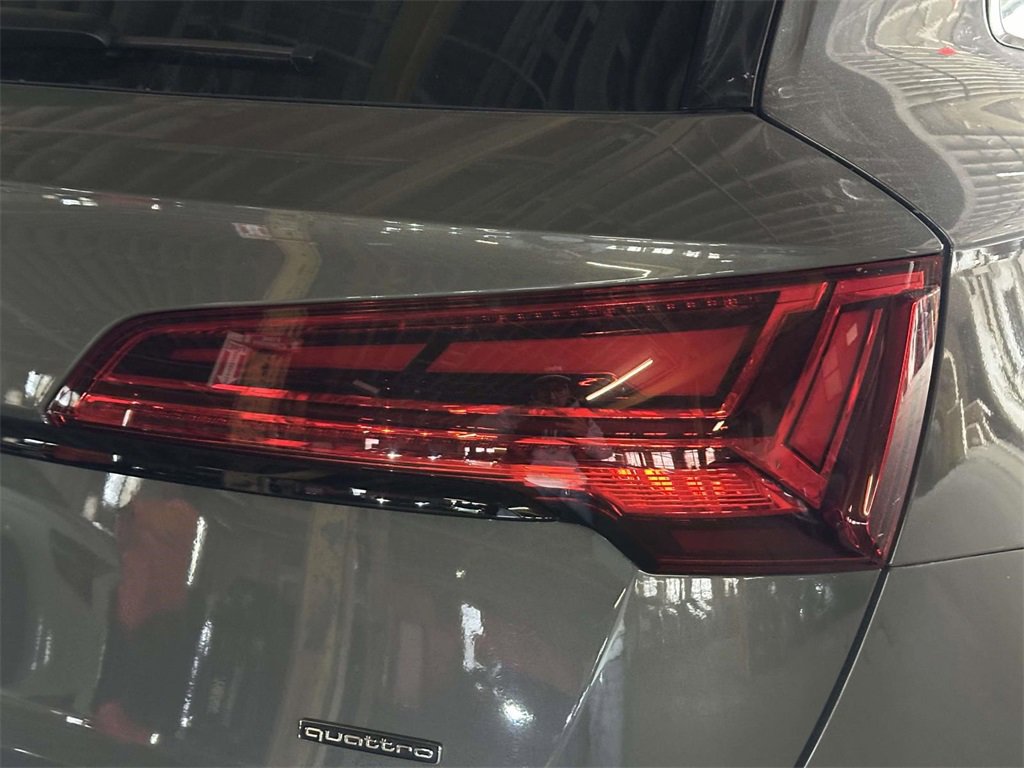 Used 2025 Audi Q5 2.0T Premium w/ Convenience Plus Package image 7