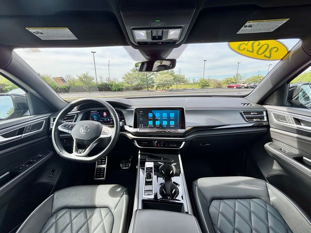 Used 2025 Volkswagen Atlas Cross Sport SEL Premium R-Line AWD/4WD image 26