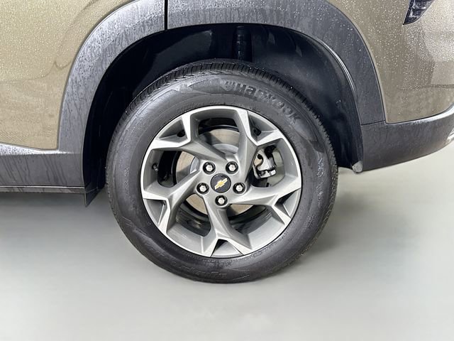 Used 2024 Chevrolet Trax LT w/ Driver Confidence Package image 31