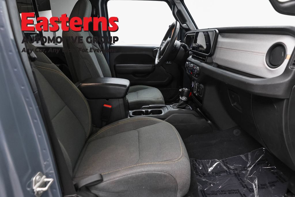 Used 2024 Jeep Wrangler Unlimited w/ Convenience Group AWD/4WD image 25