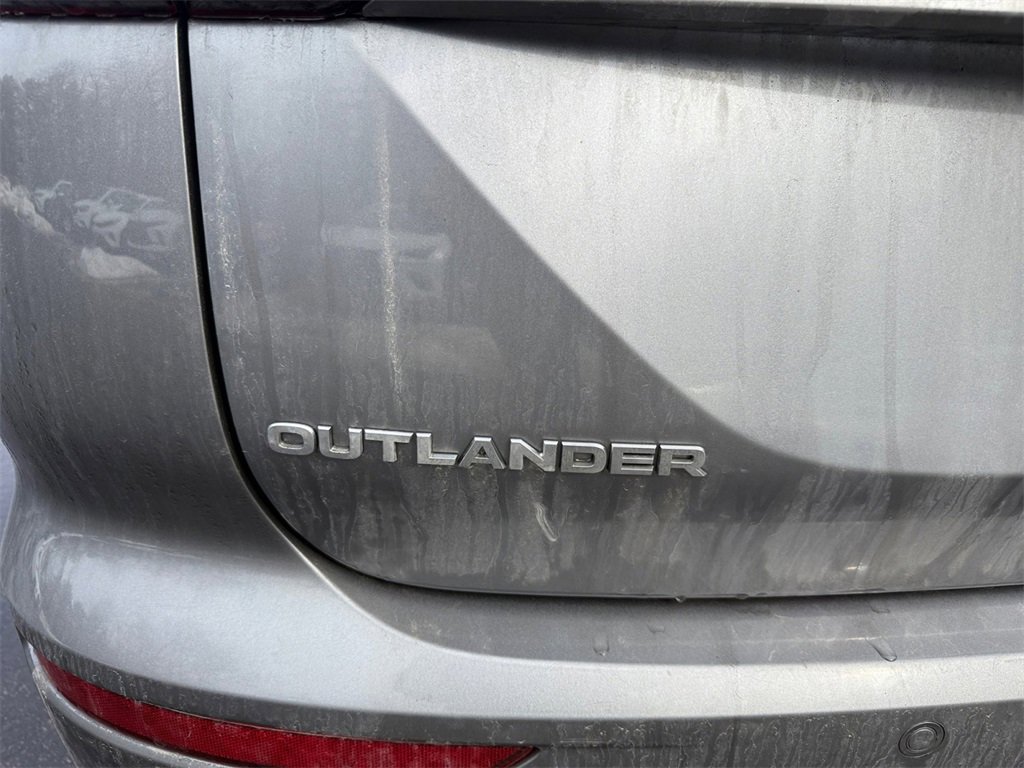 Used 2022 Mitsubishi Outlander SEL Black Edition image 29