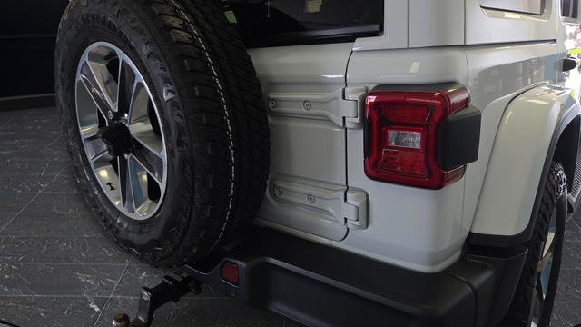Used 2020 Jeep Wrangler Unlimited Sahara AWD/4WD image 34