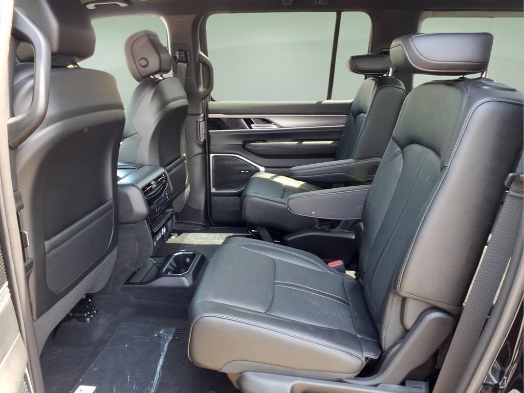 New 2026 Jeep Grand Wagoneer 4WD image 5