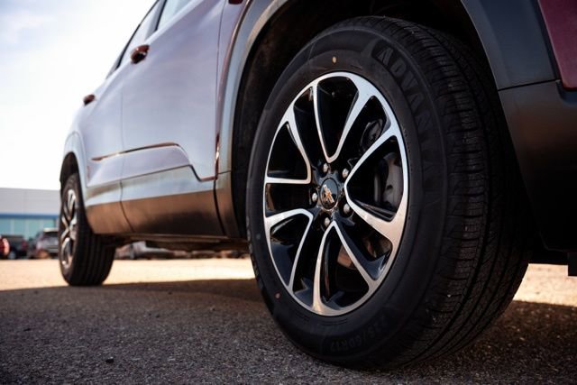 Used 2025 Chevrolet TrailBlazer LT image 14