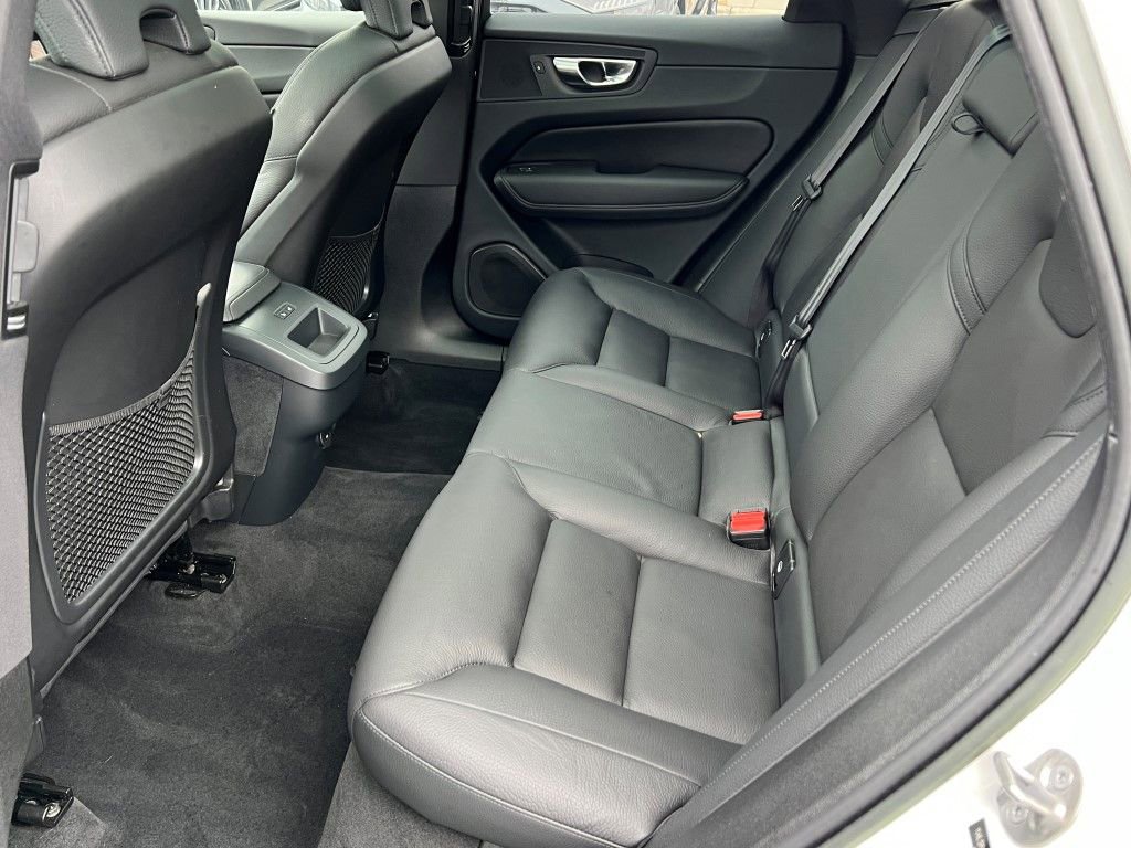 Certified 2023 Volvo XC60 B5 Plus w/ Climate Package image 19