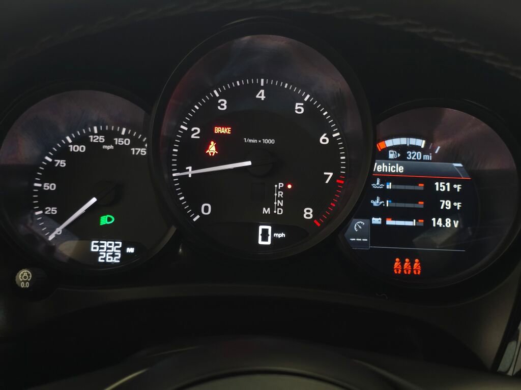 Certified 2024 Porsche Macan image 38