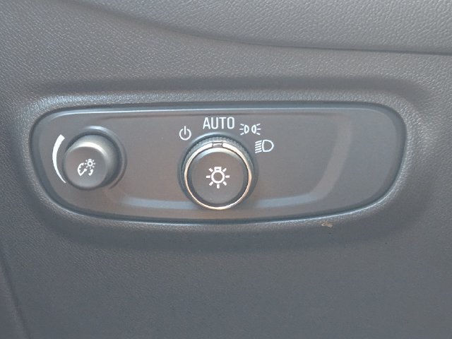 Used 2024 Chevrolet Equinox LT FWD image 16