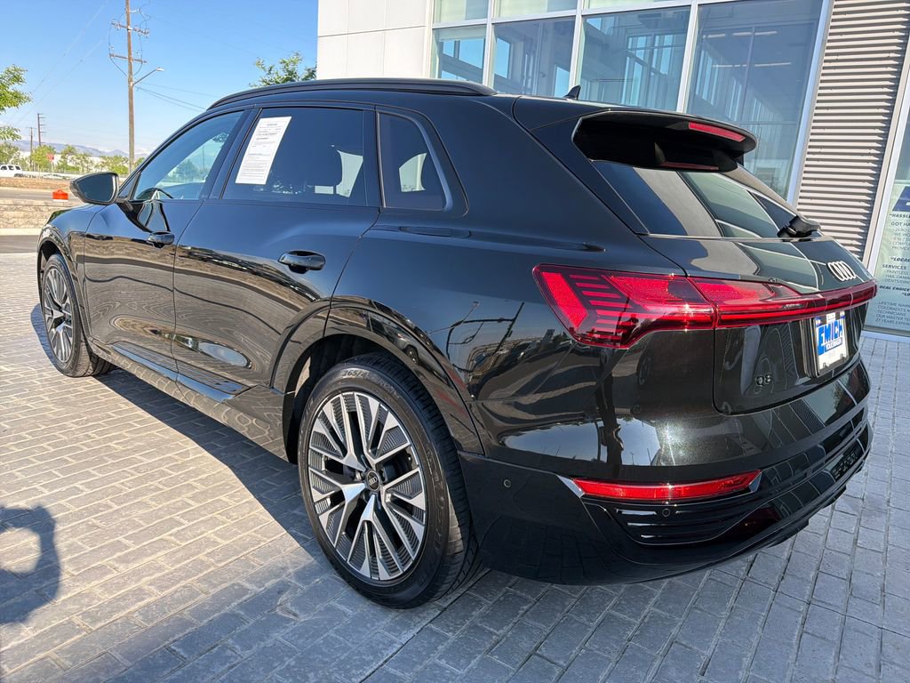 Used 2024 Audi Q8 e-tron Premium Plus AWD/4WD image 3