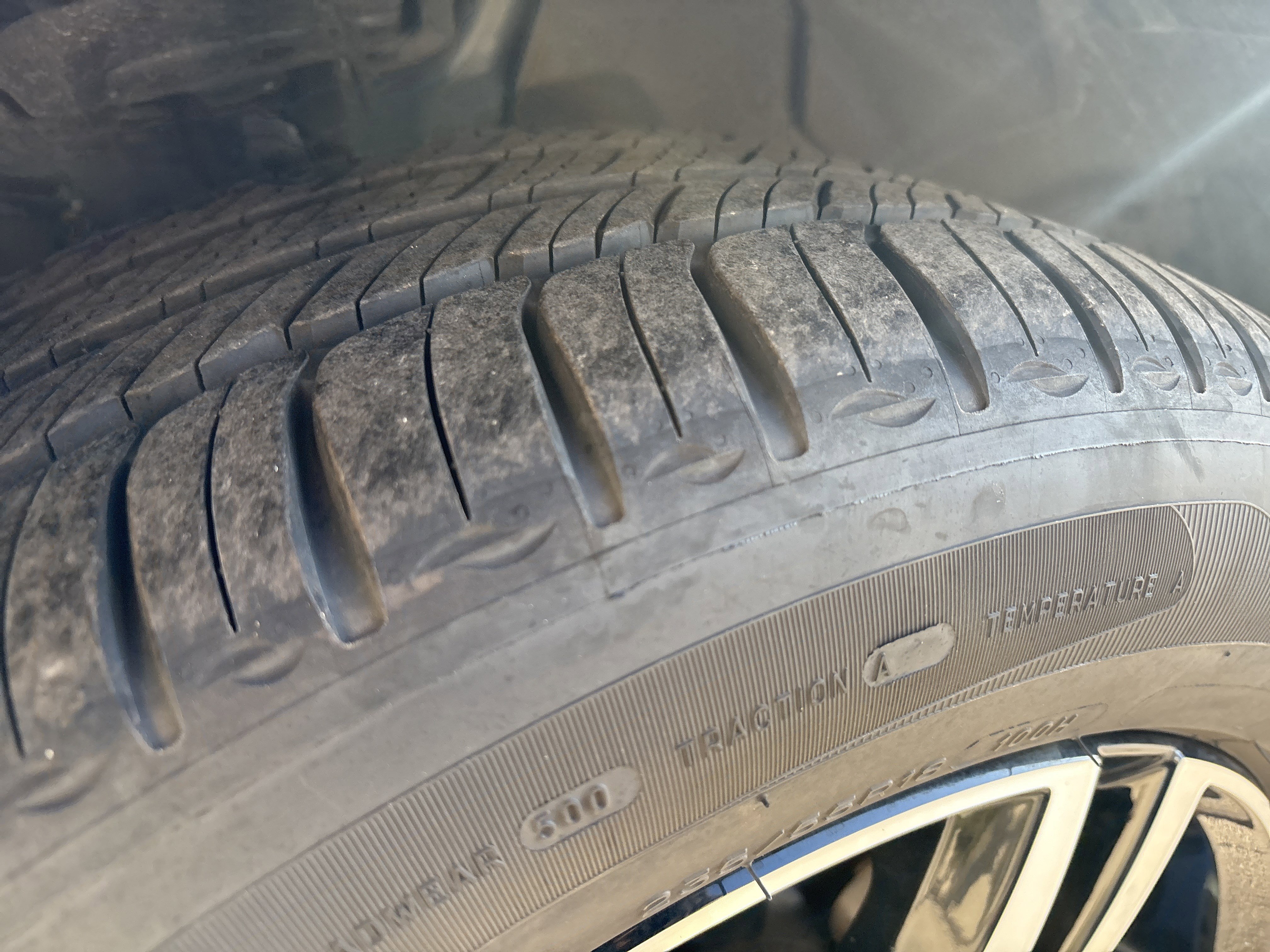 Used 2025 Volvo XC40 B5 Core image 12