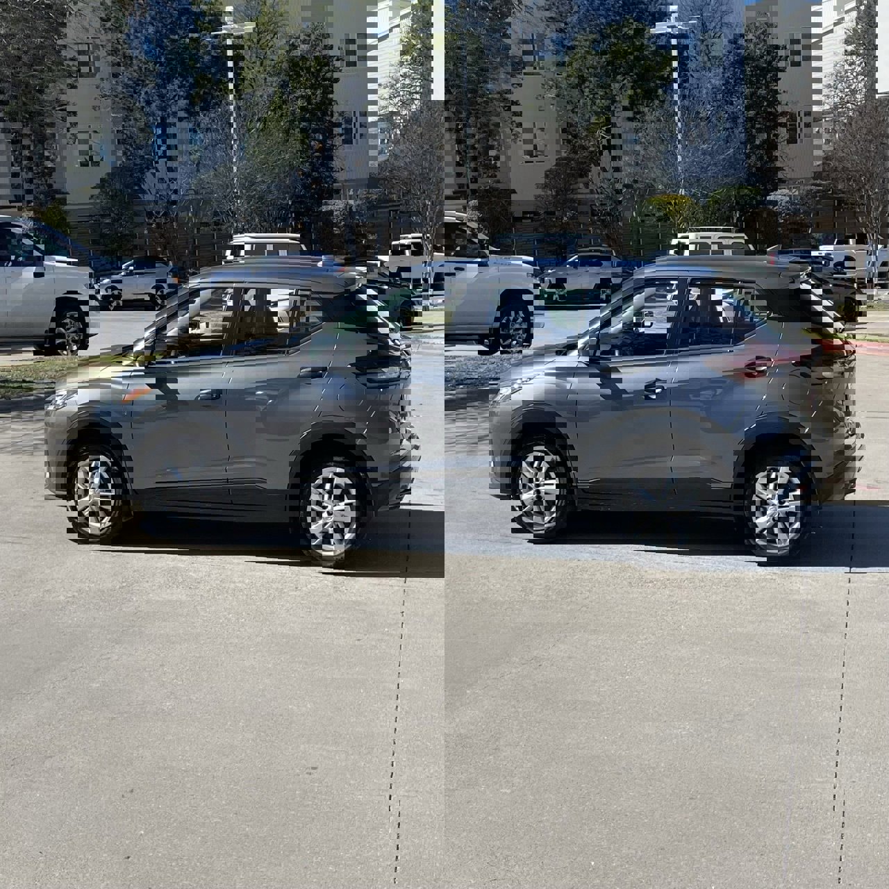 Used 2024 Nissan Kicks S image 3