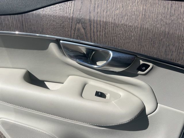 Used 2023 Volvo XC90 B6 Plus w/ Protection Package Premier image 23