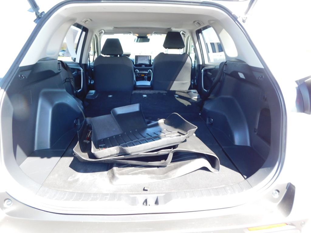 Used 2019 Toyota RAV4 XLE w/ Convenience Package image 25