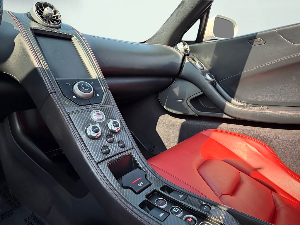 Used 2015 McLaren 650S Spider RWD image 49