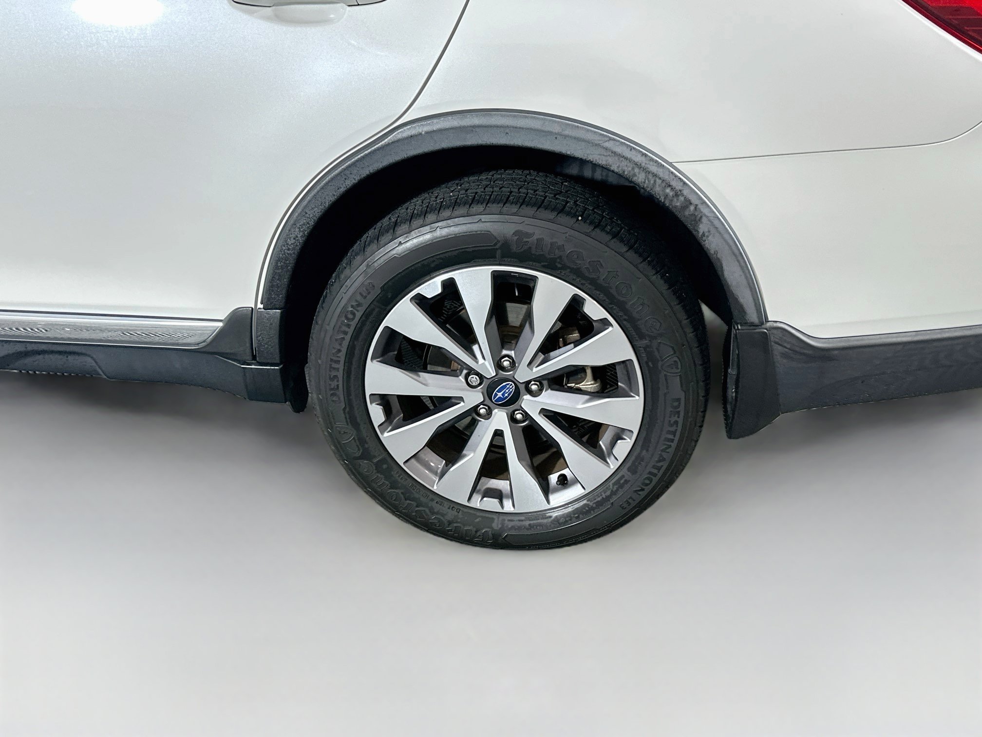 Used 2017 Subaru Outback 2.5i Touring AWD/4WD image 11