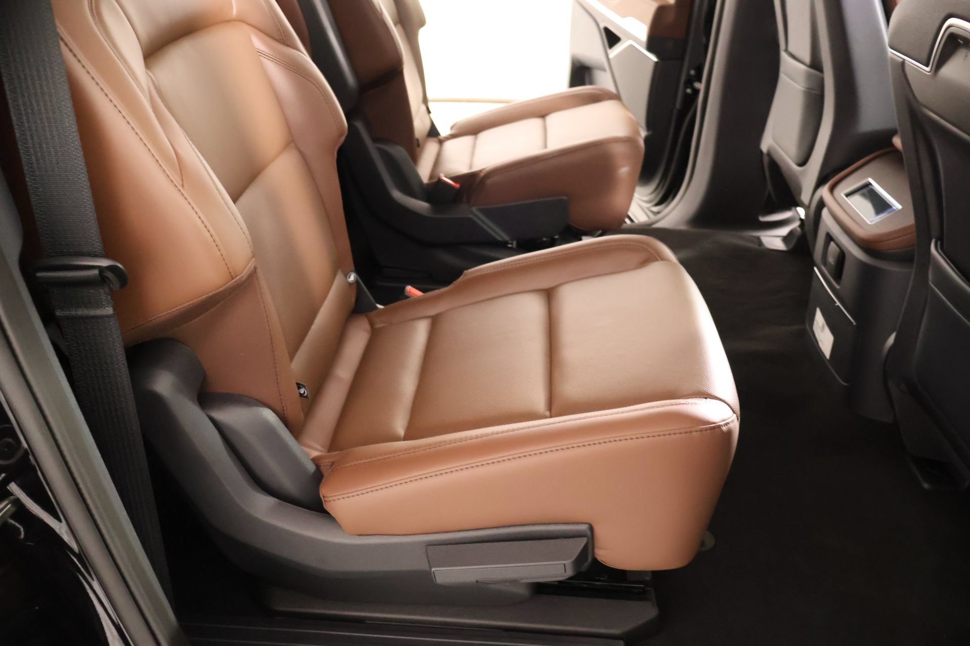 New 2026 Lincoln Navigator L Reserve AWD/4WD image 16