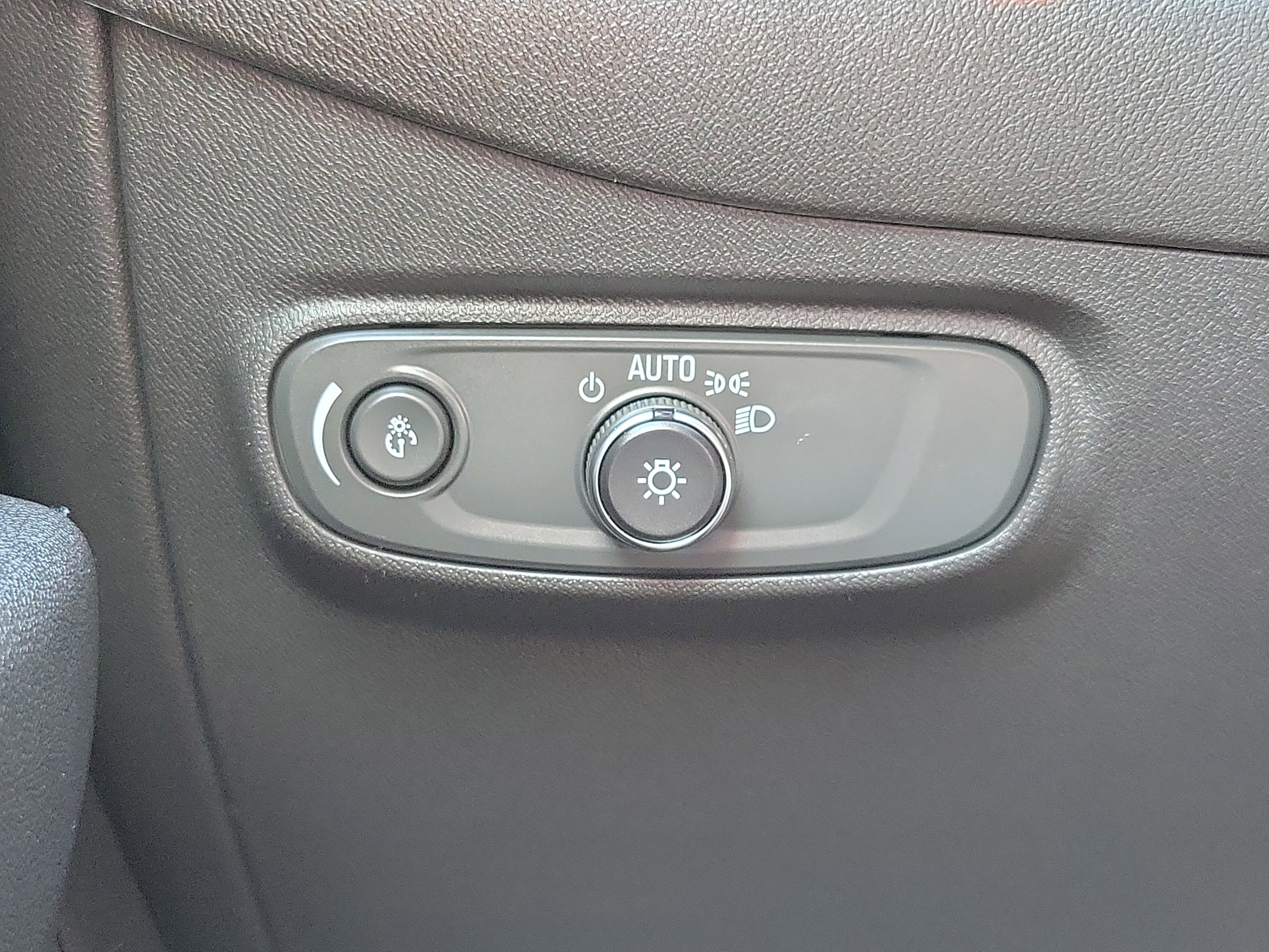 Used 2024 Chevrolet Equinox LT image 29