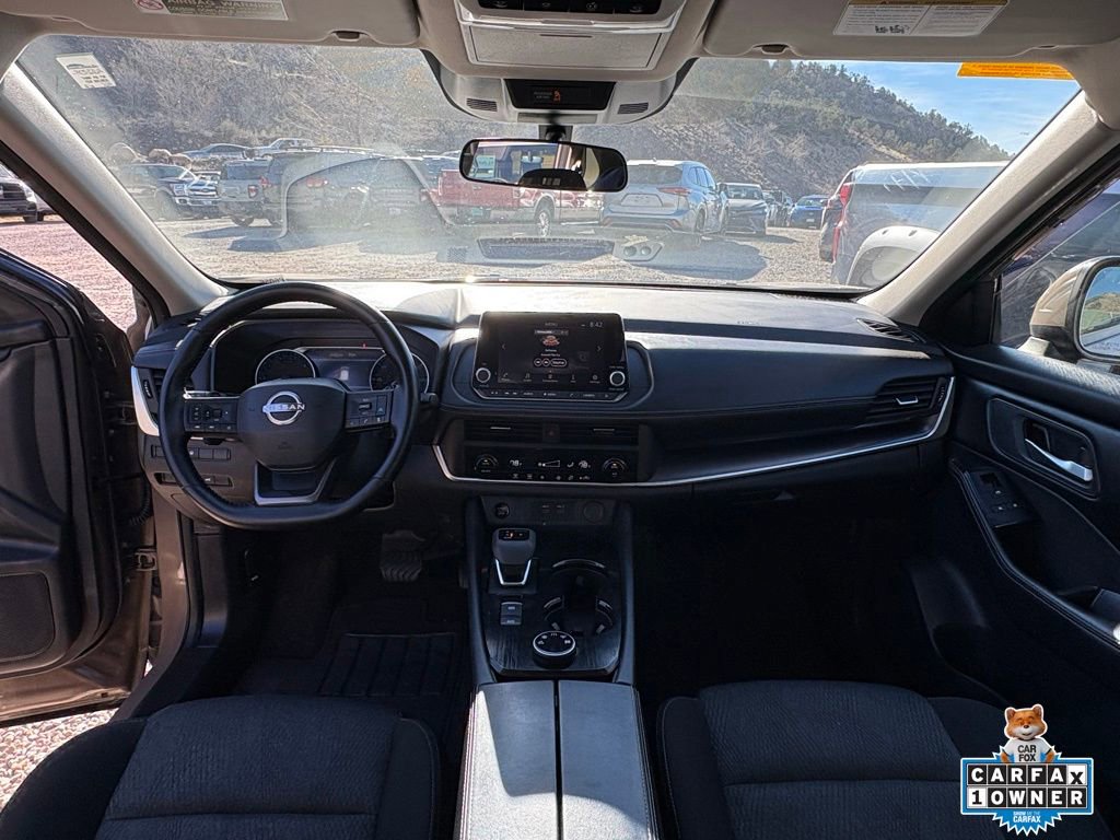 Used 2025 Nissan Rogue SV image 6