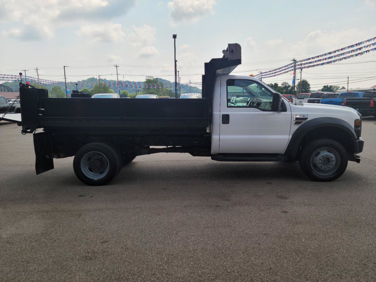 Used 2009 Ford F550 4x4 Regular Cab Super Duty image 15