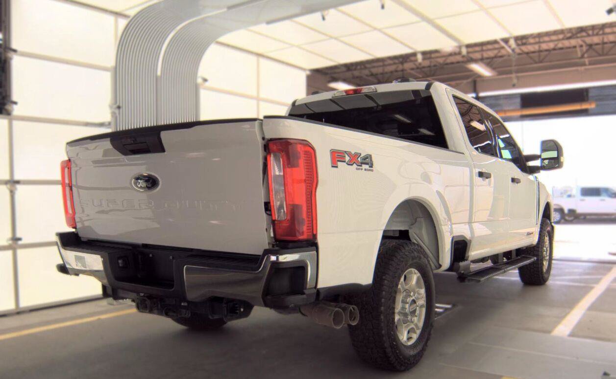 Used 2025 Ford F250 XLT w/ FX4 Off-Road Package AWD/4WD image 4