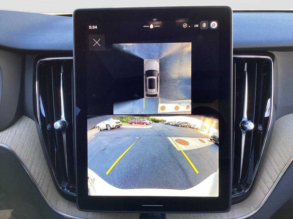 New 2027 Volvo XC60 B5 Plus AWD/4WD image 19
