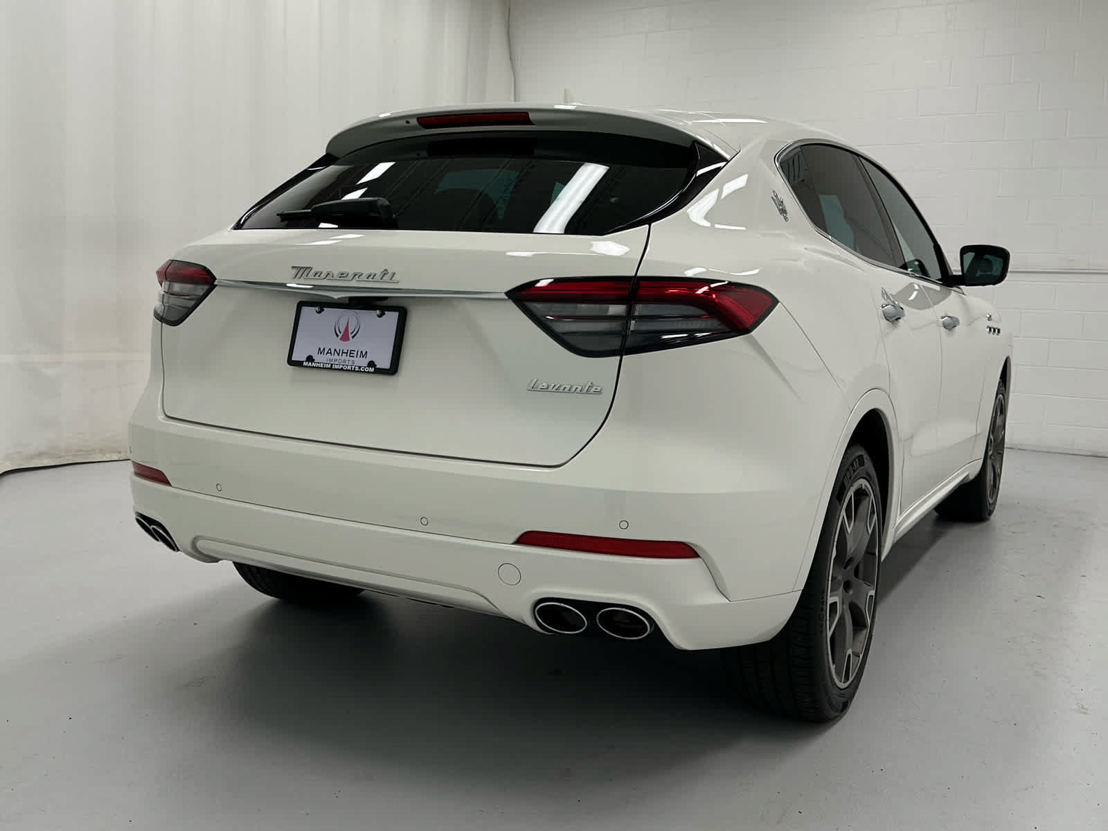 Used 2023 Maserati Levante GT AWD/4WD image 6
