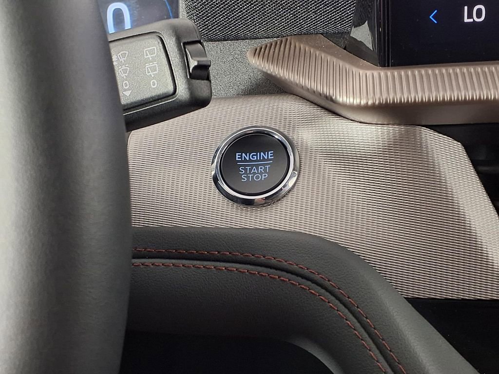 Used 2025 Ford Explorer Active image 19