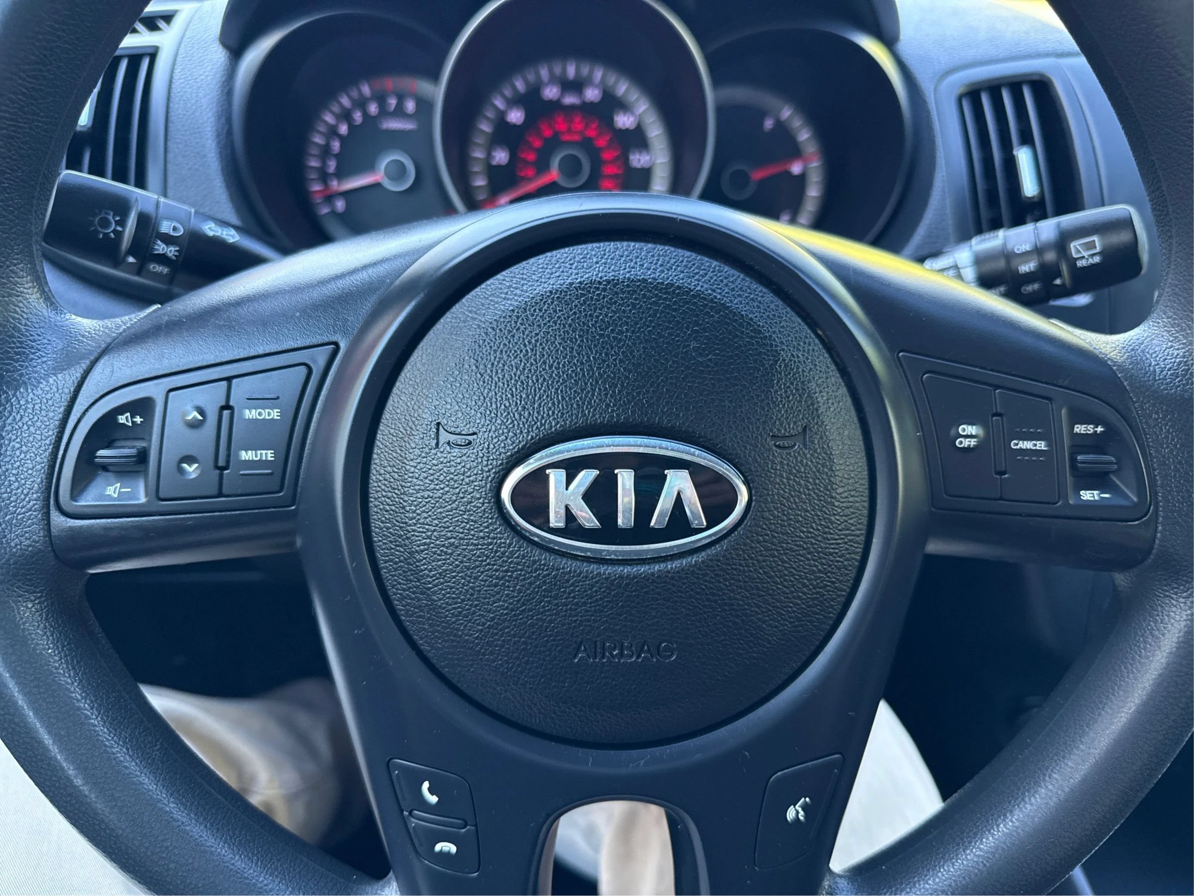Used 2012 Kia Forte EX FWD image 17