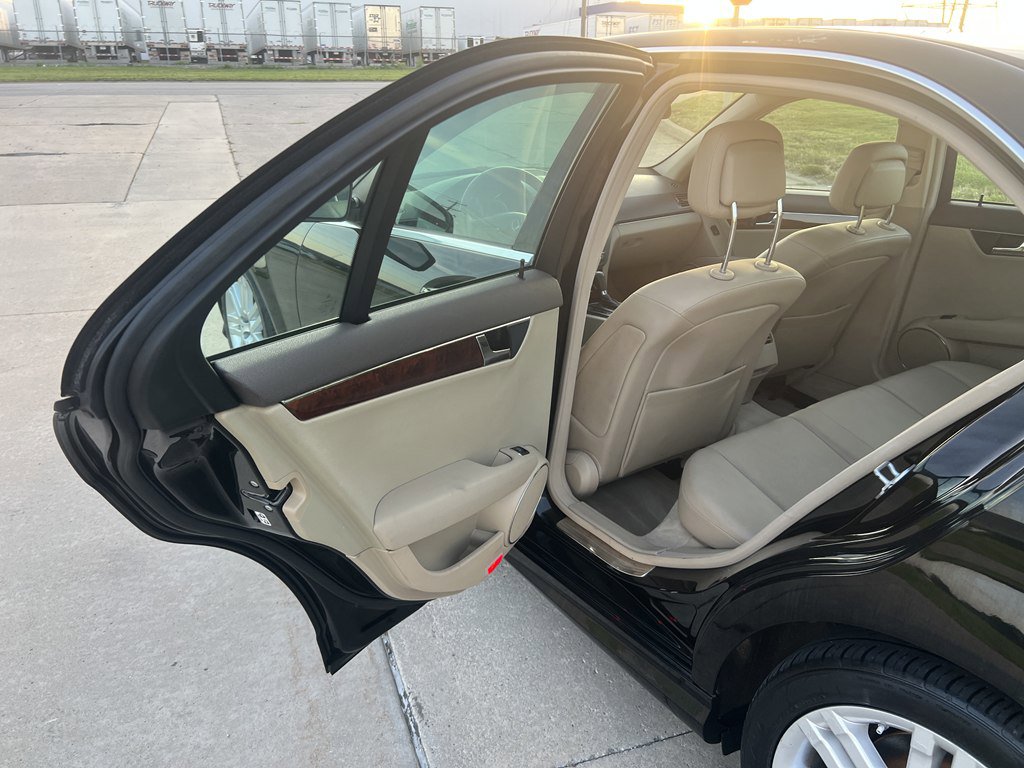 Used 2009 Mercedes-Benz C 300 4MATIC Sedan image 14