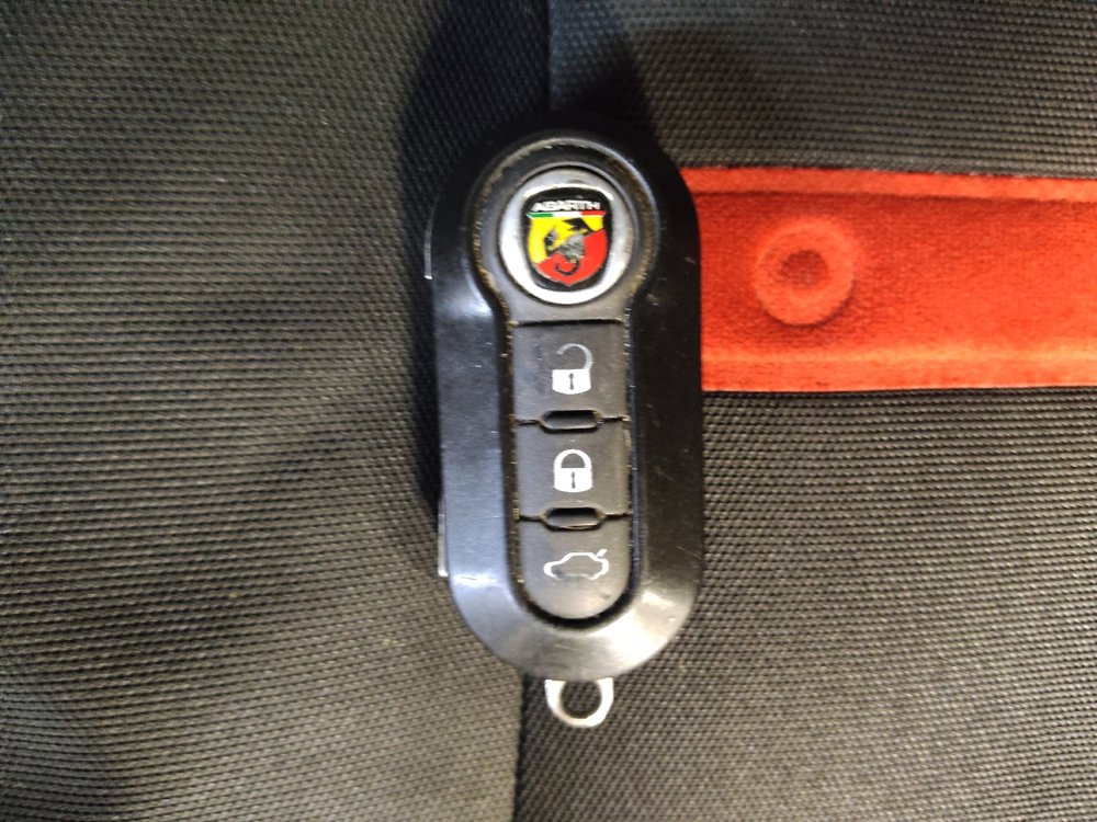 Used 2015 FIAT 500 Abarth image 32