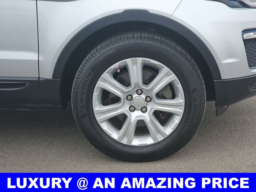 Used 2019 Land Rover Range Rover Evoque SE Premium image 39
