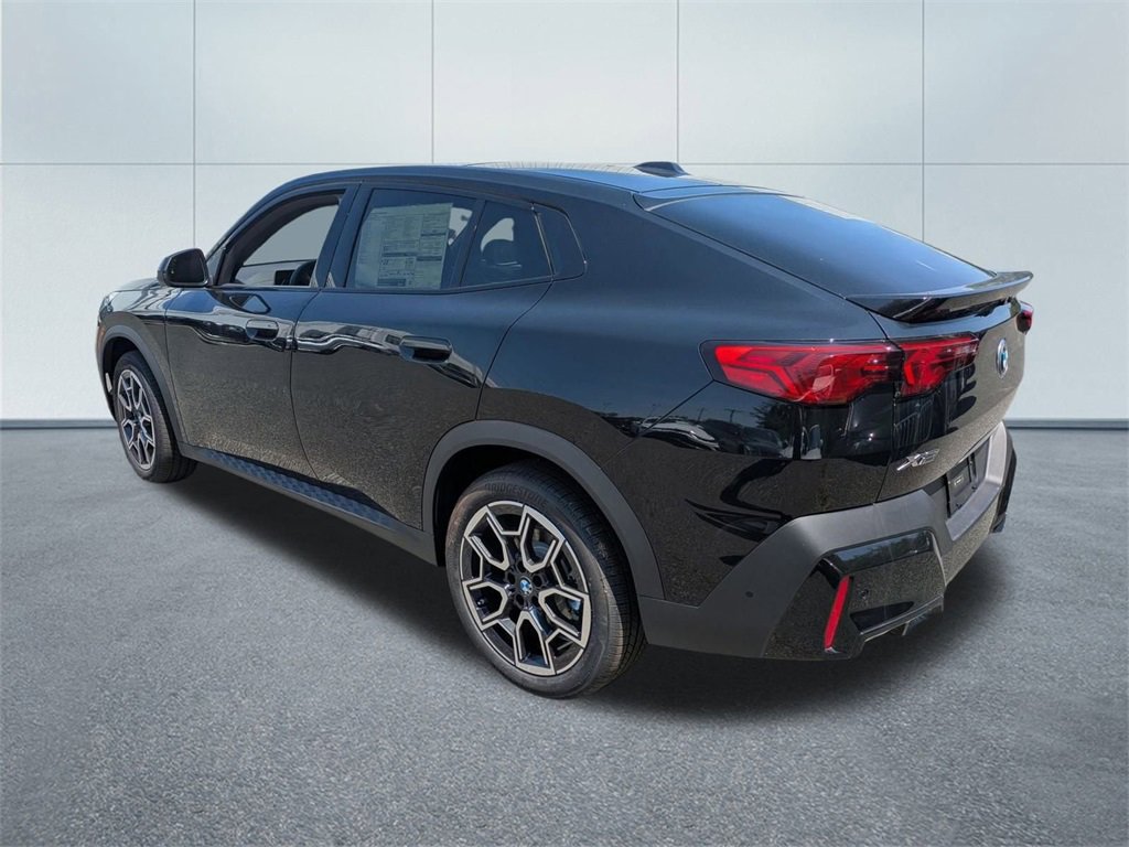 New 2025 BMW X2 xDrive28i w/ Convenience Package image 5