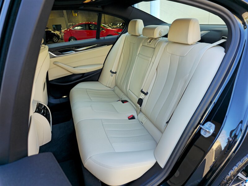 Used 2021 BMW 530e w/ Parking Assistance Package RWD image 31