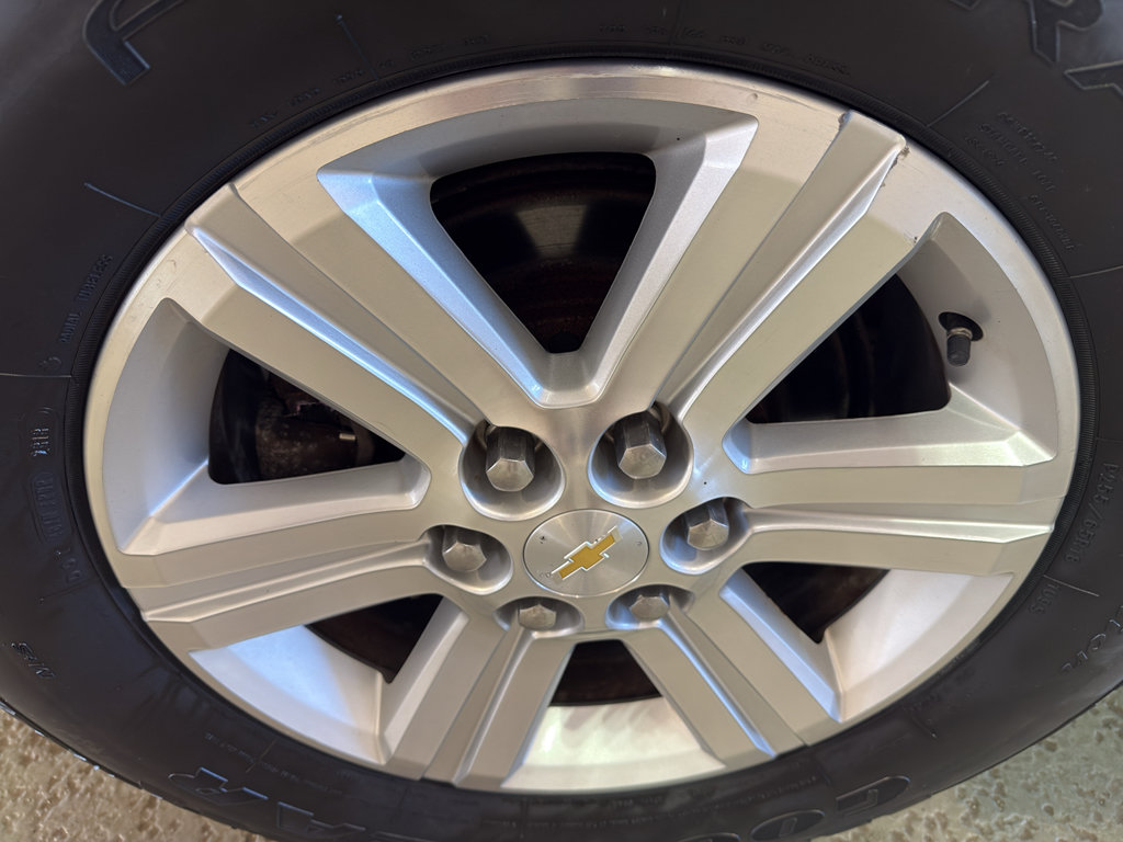 Used 2014 Chevrolet Traverse LT w/ LPO, 'HIT The Road' Package AWD/4WD image 37
