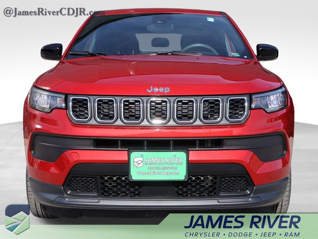 Used 2024 Jeep Compass Sport image 7