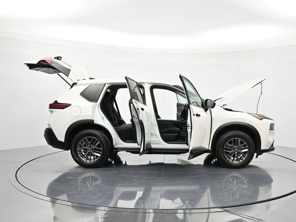 Certified 2023 Nissan Rogue S image 47