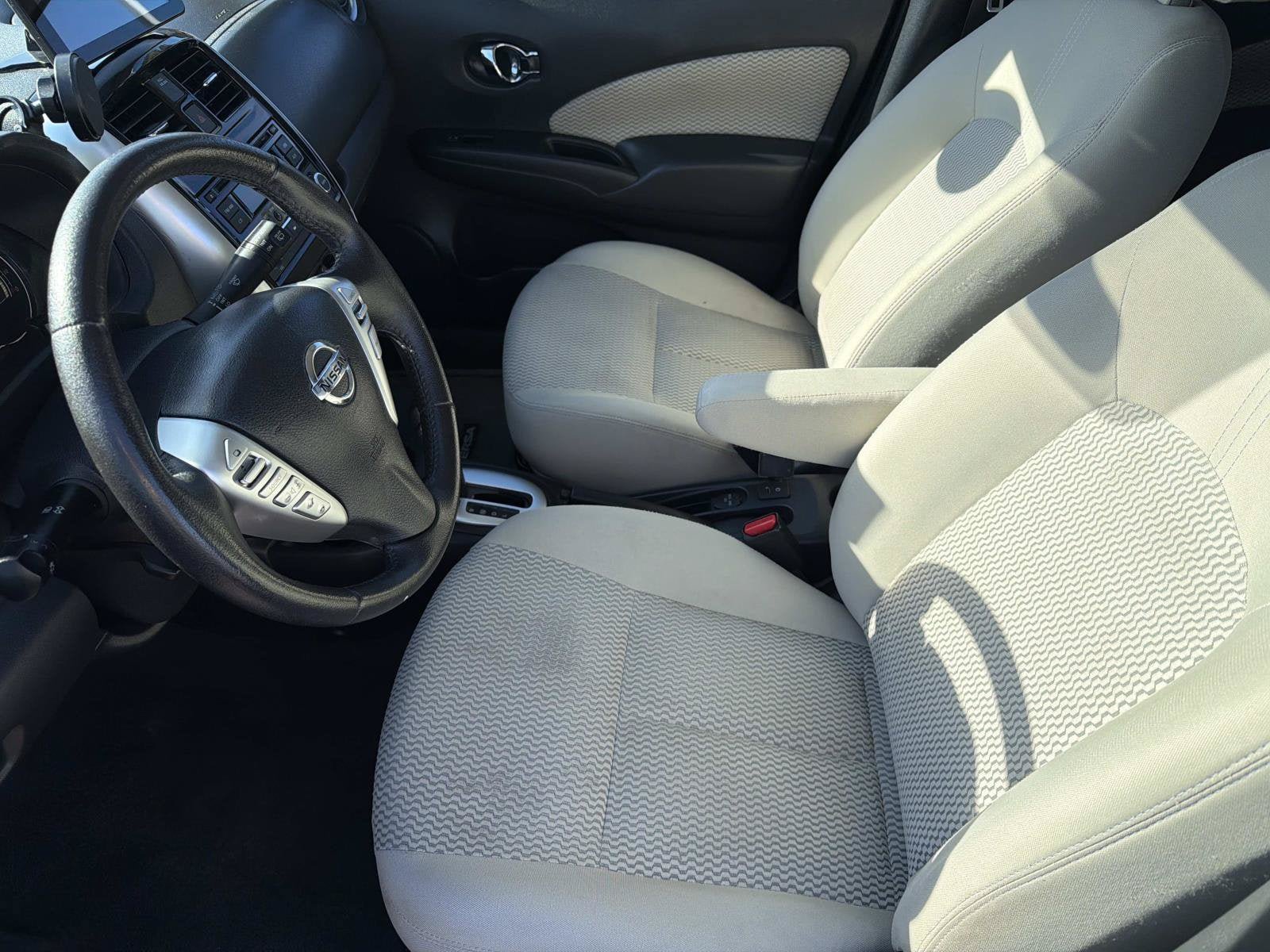 Used 2015 Nissan Versa Note SV FWD image 10