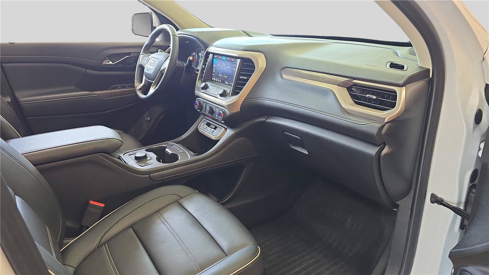Used 2023 GMC Acadia Denali w/ Denali Ultimate Package AWD/4WD image 16