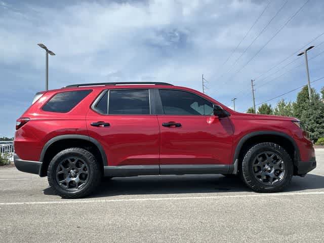 Used 2025 Honda Pilot TrailSport image 3