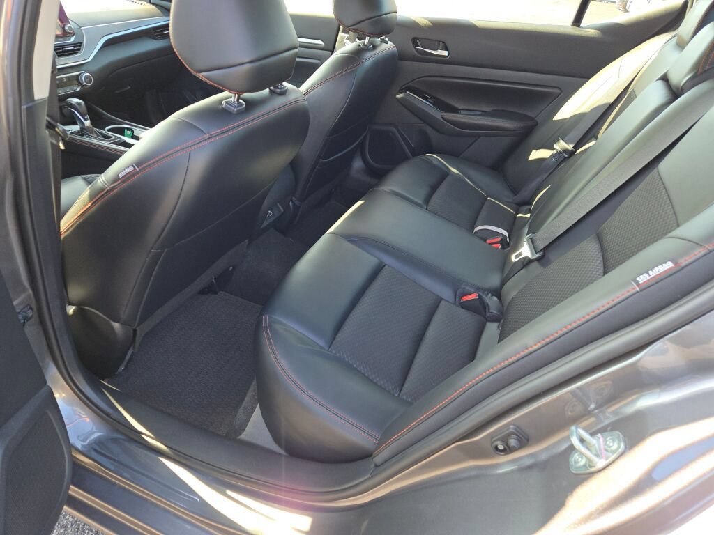 Used 2024 Nissan Altima 2.5 SR FWD image 26