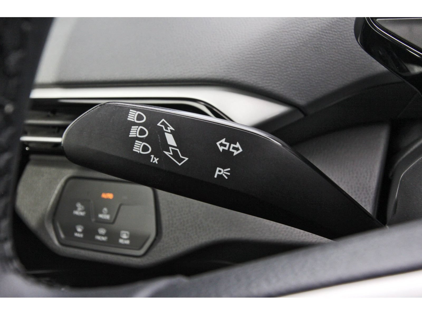 Used 2023 Volkswagen ID.4 Pro AWD/4WD image 20