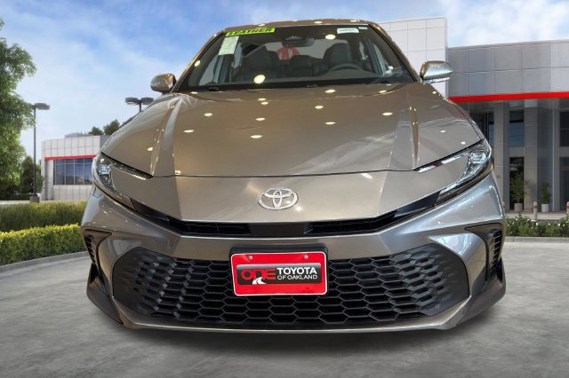 Used 2026 Toyota Camry SE w/ Convenience Package FWD image 11