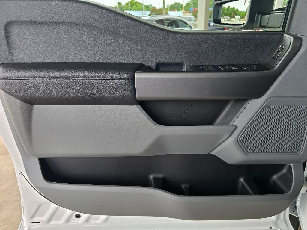 New 2025 Ford F450 XLT RWD image 6