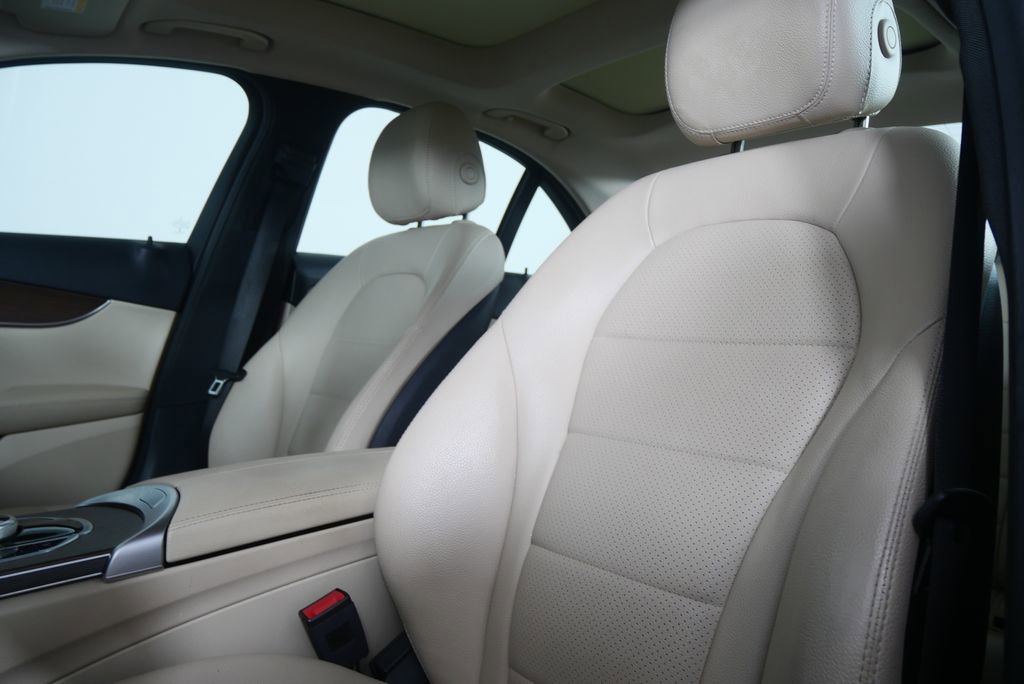 Used 2019 Mercedes-Benz C 300 4MATIC Sedan image 9