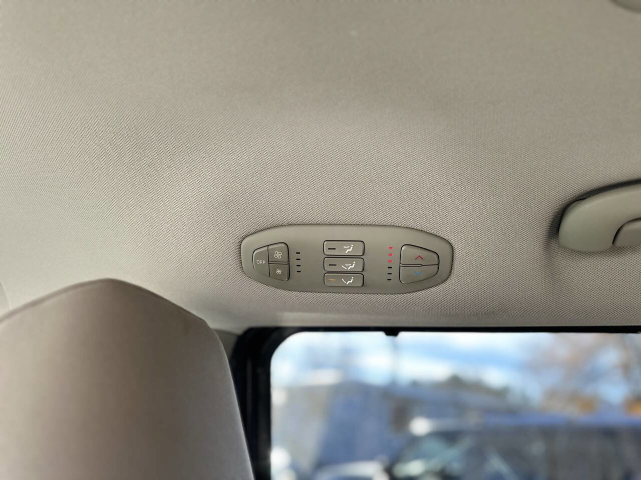 Used 2015 Kia Sedona LX w/ LX Convenience Package image 21