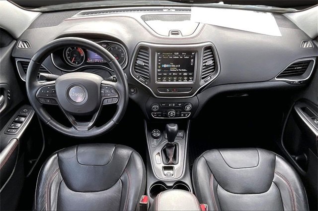 Used 2019 Jeep Cherokee Trailhawk image 14