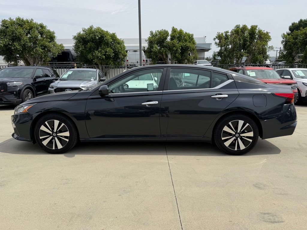 Used 2022 Nissan Altima 2.5 SV FWD image 10