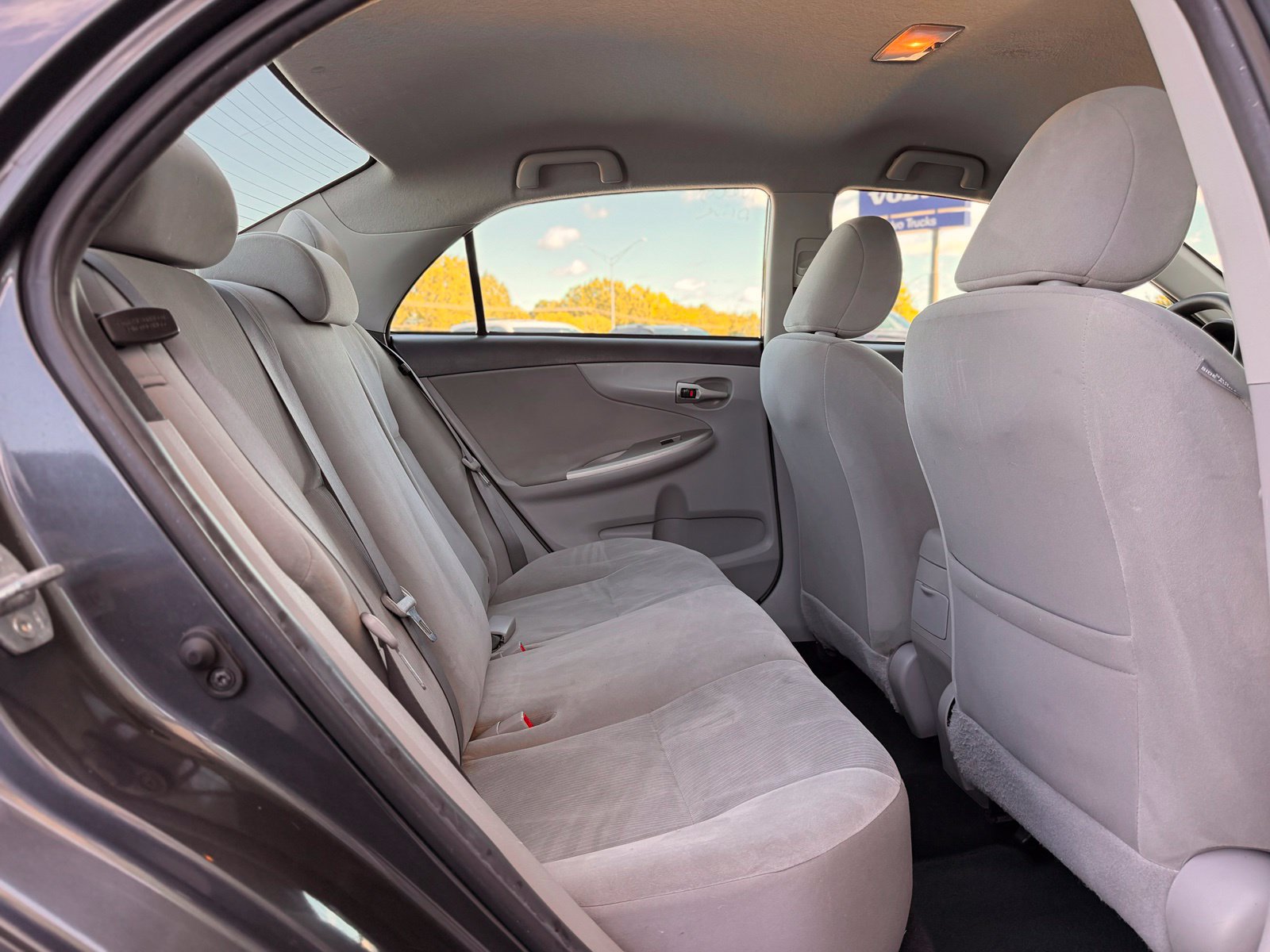 Used 2012 Toyota Corolla LE FWD image 19