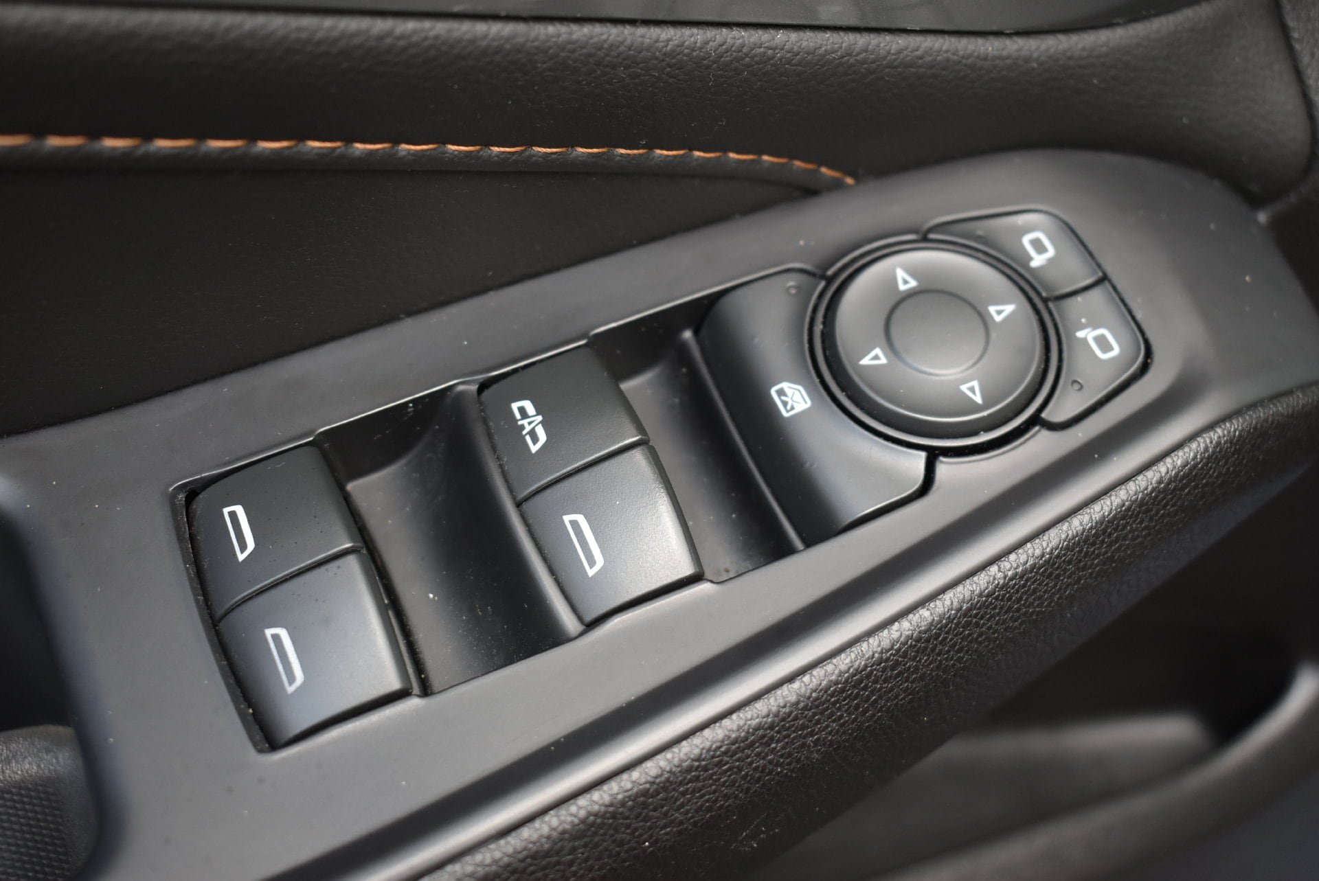 Used 2021 Chevrolet Traverse LT FWD image 13