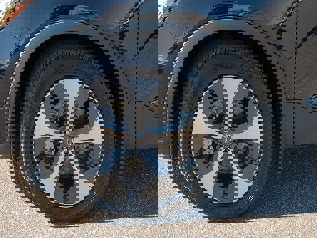 Used 2026 Volvo XC40 B5 Plus w/ Protection Package Premier image 13